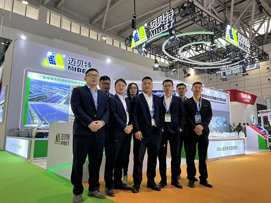 今年会工作人员合影