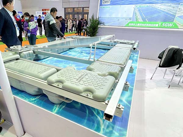今年会济南展水上光伏系统