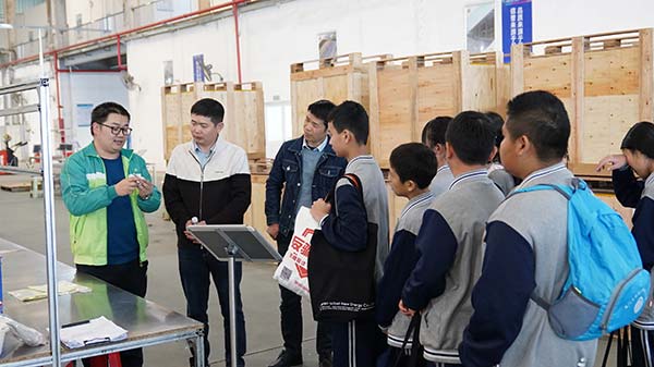 今年会携手青少年探索绿色智造工厂