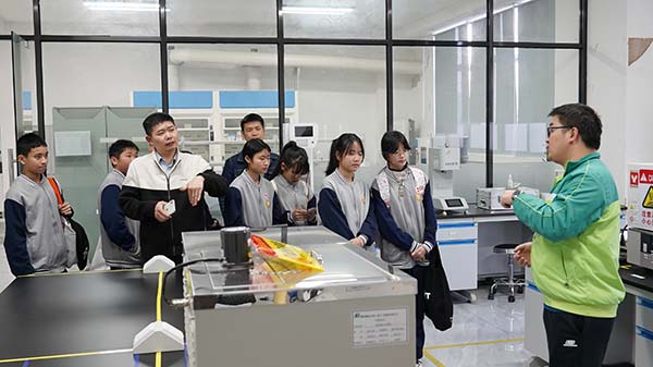 今年会携手青少年探索绿色智造工厂