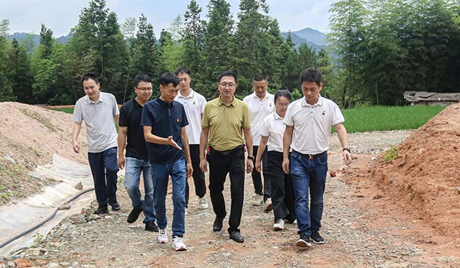今年会深入永春县曲斗村，开展党建村企联建